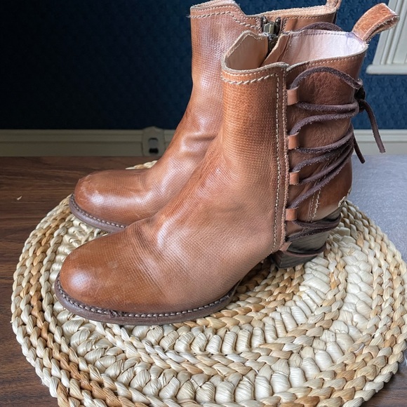 Bedstu Blaire Boots Women’s Size 9 Neutral Leather Bikercore Fall Brown Heel - Picture 4 of 9